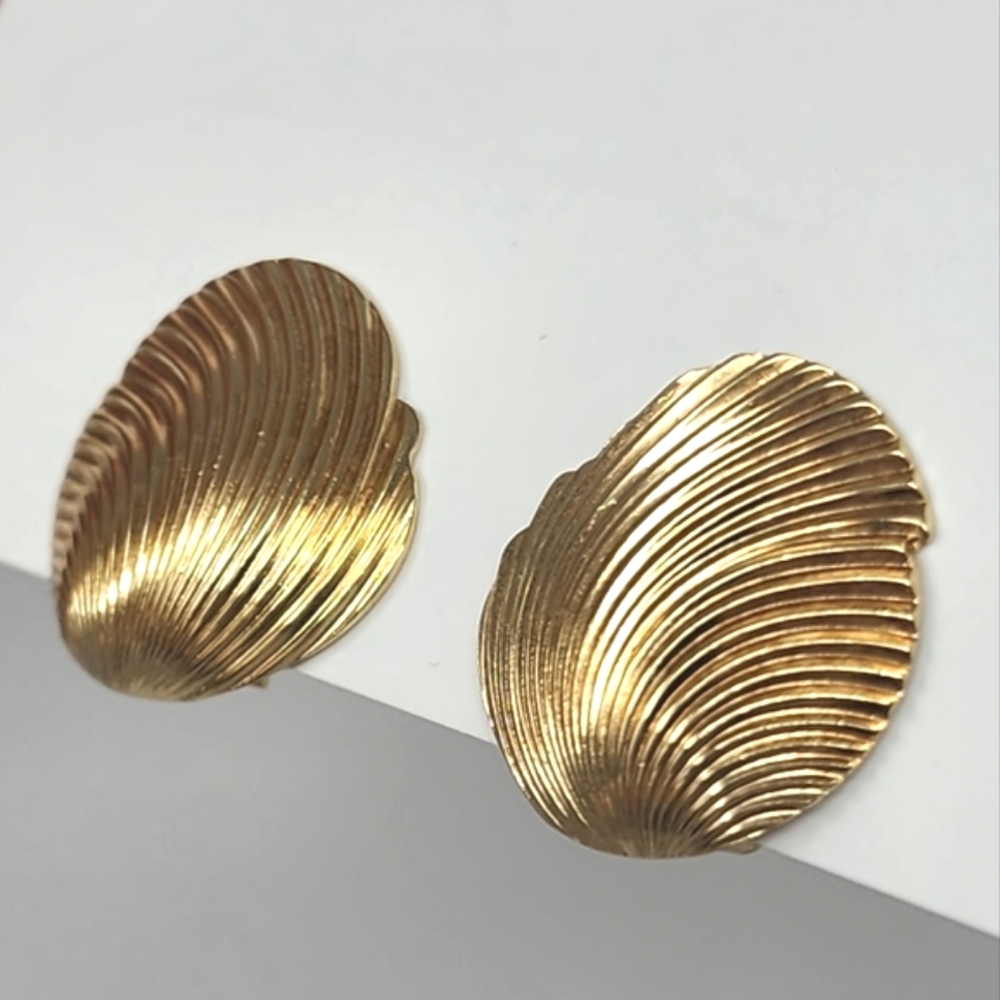 Christian Dior Vintage Earrings - Picture 2 of 11